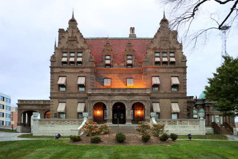  Pabst Mansion